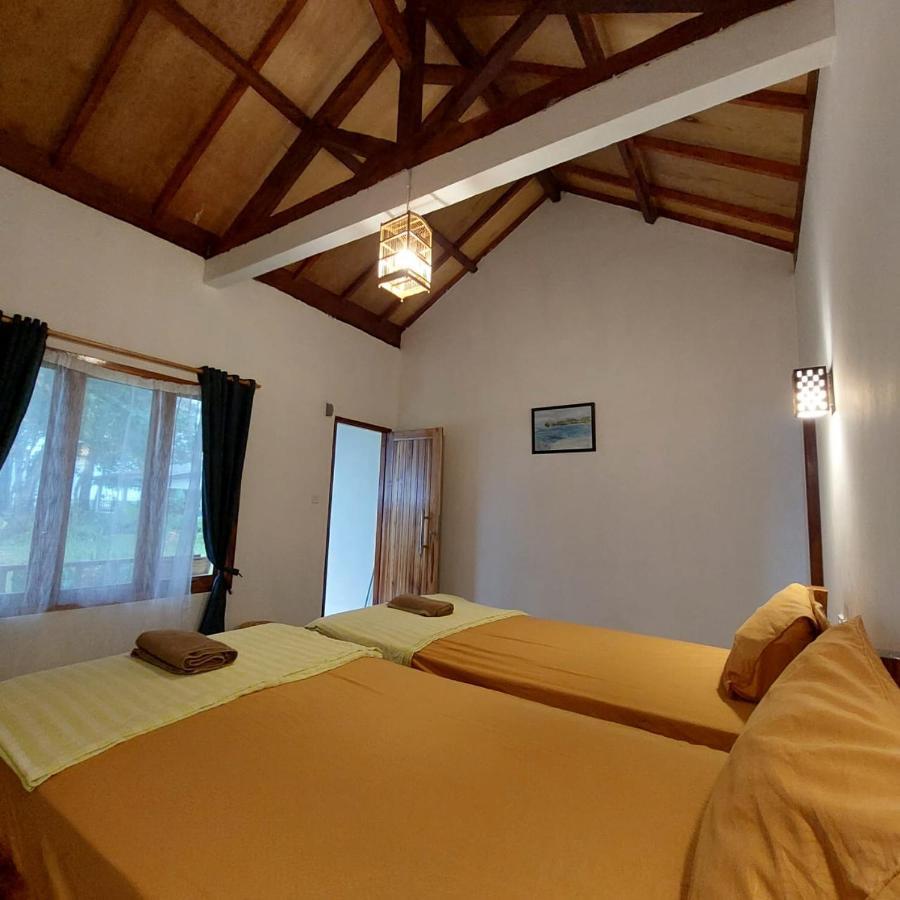 Kambuna Bungalow Krui Bagian luar foto