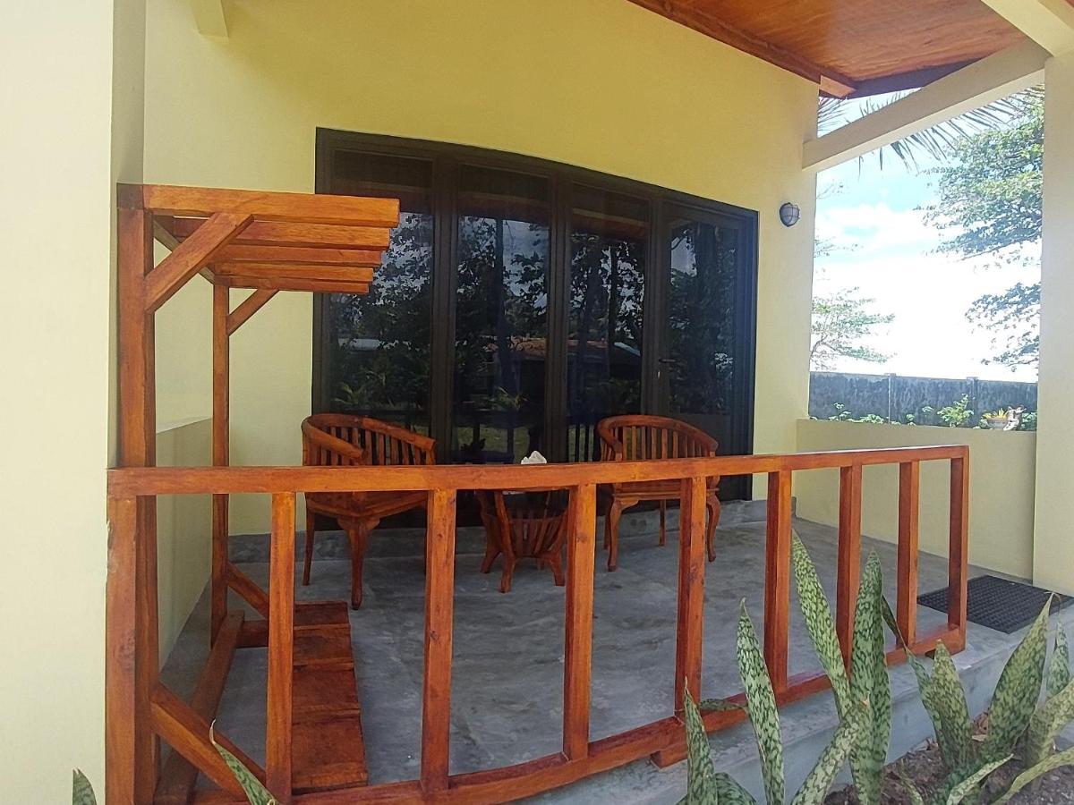 Kambuna Bungalow Krui Bagian luar foto